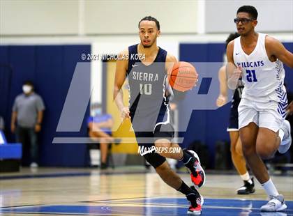 Thumbnail 2 in Sierra Canyon vs. Windward photogallery.