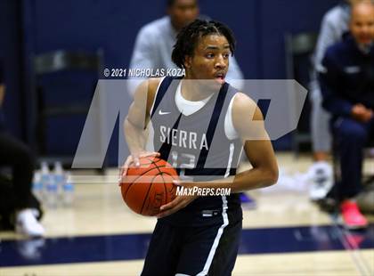 Thumbnail 3 in Sierra Canyon vs. Windward photogallery.