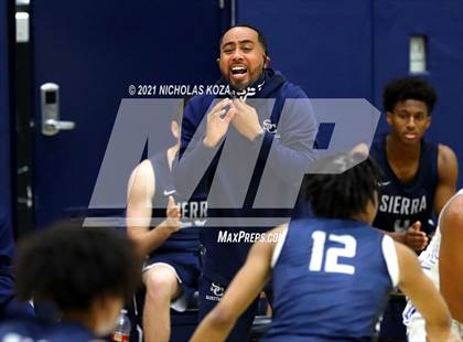Thumbnail 3 in Sierra Canyon vs. Windward photogallery.