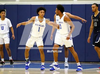 Thumbnail 2 in Sierra Canyon vs. Windward photogallery.