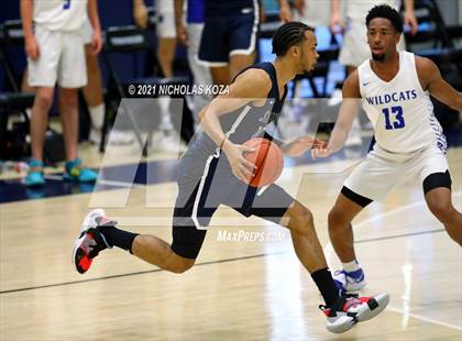 Thumbnail 2 in Sierra Canyon vs. Windward photogallery.