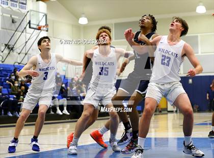 Thumbnail 2 in Sierra Canyon vs. Windward photogallery.