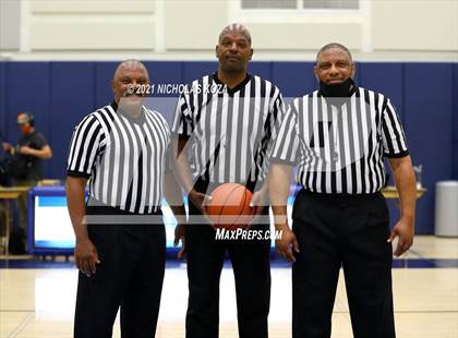 Thumbnail 1 in Sierra Canyon vs. Windward photogallery.