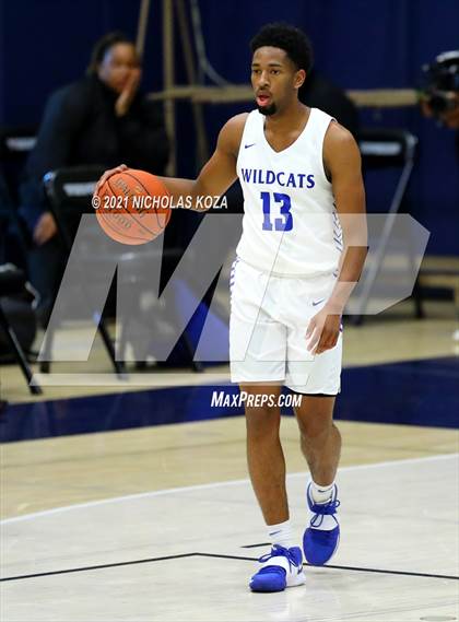 Thumbnail 1 in Sierra Canyon vs. Windward photogallery.