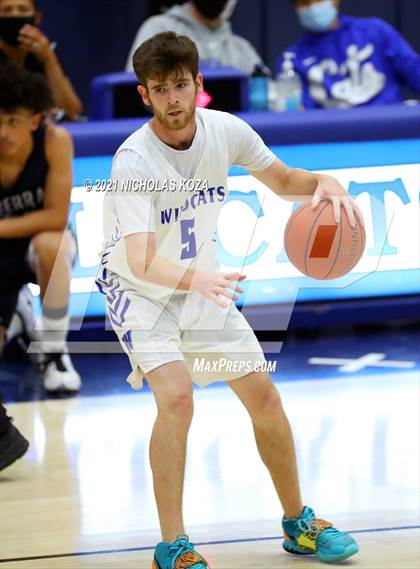 Thumbnail 3 in Sierra Canyon vs. Windward photogallery.