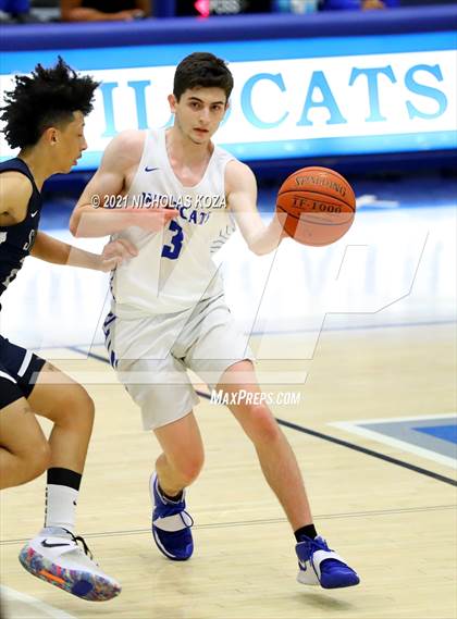 Thumbnail 3 in Sierra Canyon vs. Windward photogallery.