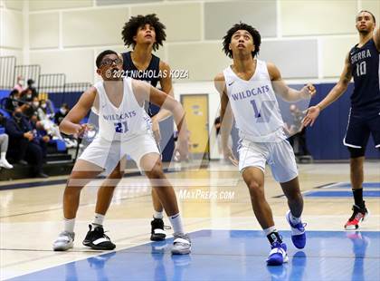 Thumbnail 2 in Sierra Canyon vs. Windward photogallery.