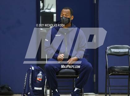 Thumbnail 1 in Sierra Canyon vs. Windward photogallery.