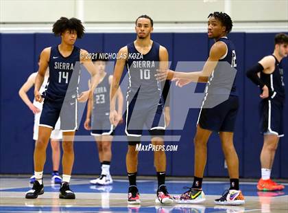 Thumbnail 2 in Sierra Canyon vs. Windward photogallery.