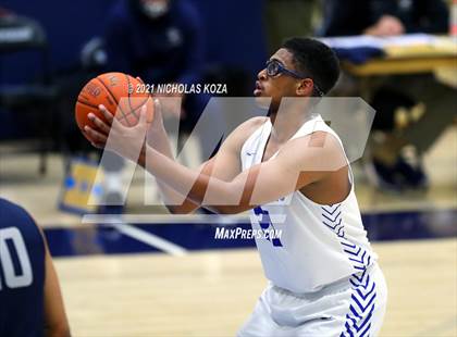 Thumbnail 1 in Sierra Canyon vs. Windward photogallery.