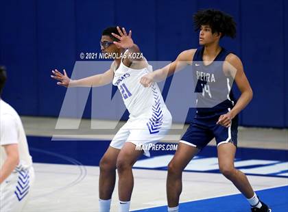 Thumbnail 2 in Sierra Canyon vs. Windward photogallery.