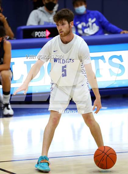 Thumbnail 1 in Sierra Canyon vs. Windward photogallery.