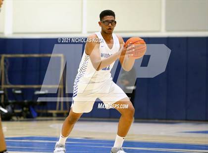 Thumbnail 3 in Sierra Canyon vs. Windward photogallery.