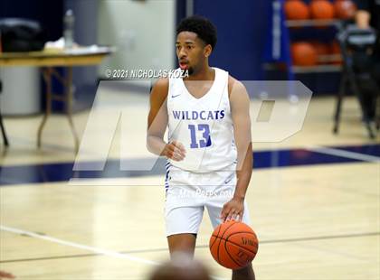 Thumbnail 1 in Sierra Canyon vs. Windward photogallery.