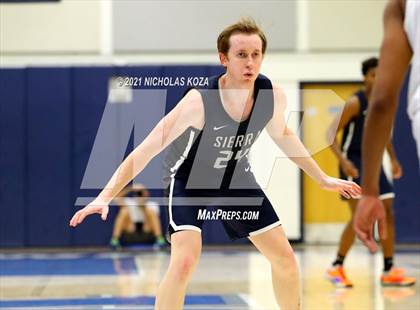 Thumbnail 3 in Sierra Canyon vs. Windward photogallery.
