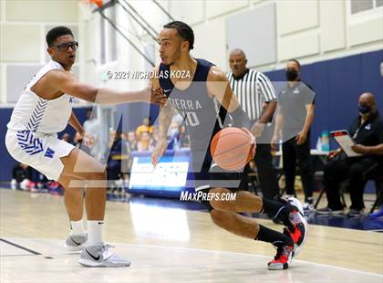 Thumbnail 1 in Sierra Canyon vs. Windward photogallery.