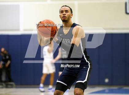 Thumbnail 1 in Sierra Canyon vs. Windward photogallery.