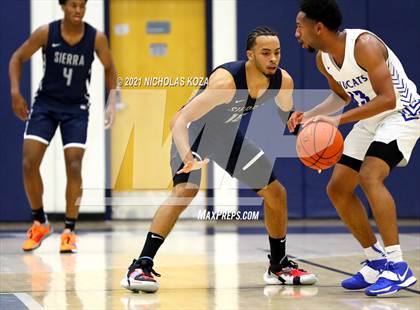 Thumbnail 1 in Sierra Canyon vs. Windward photogallery.