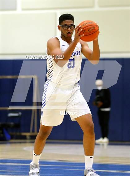 Thumbnail 2 in Sierra Canyon vs. Windward photogallery.