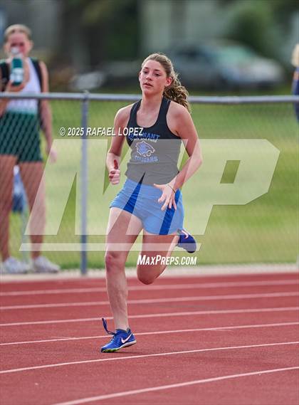 Thumbnail 3 in Rosehill Eagle Relays (200M) photogallery.