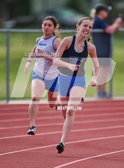 Thumbnail 1 in Rosehill Eagle Relays (200M) photogallery.