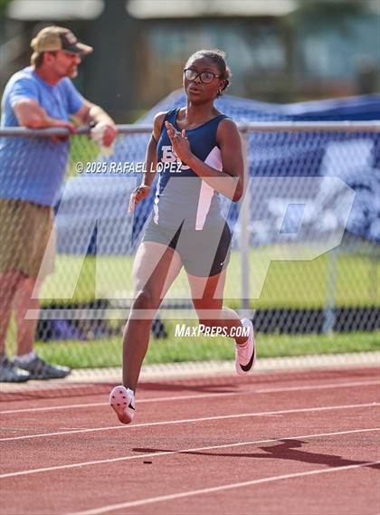 Thumbnail 2 in Rosehill Eagle Relays (200M) photogallery.