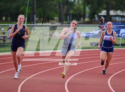 Thumbnail 2 in Rosehill Eagle Relays (200M) photogallery.