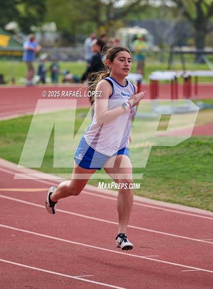 Thumbnail 3 in Rosehill Eagle Relays (200M) photogallery.