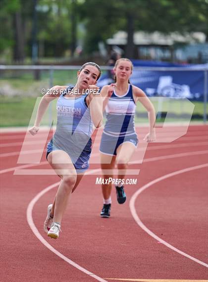 Thumbnail 3 in Rosehill Eagle Relays (200M) photogallery.