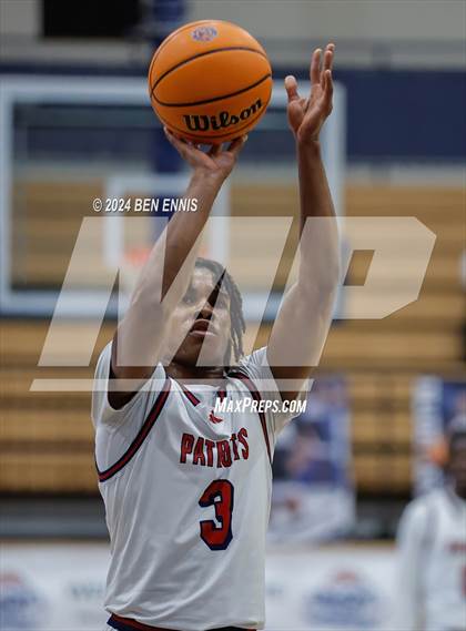 Thumbnail 1 in Sandy Creek vs. Carver (Lemon Street Classic) photogallery.