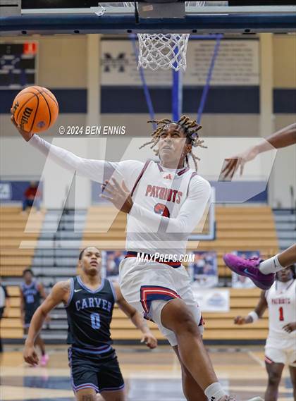 Thumbnail 3 in Sandy Creek vs. Carver (Lemon Street Classic) photogallery.