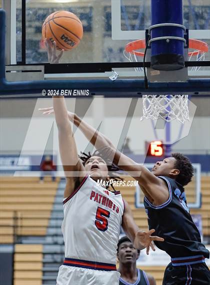 Thumbnail 2 in Sandy Creek vs. Carver (Lemon Street Classic) photogallery.