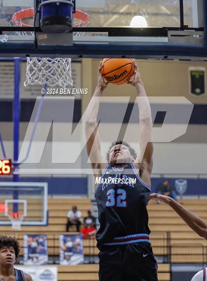 Thumbnail 1 in Sandy Creek vs. Carver (Lemon Street Classic) photogallery.