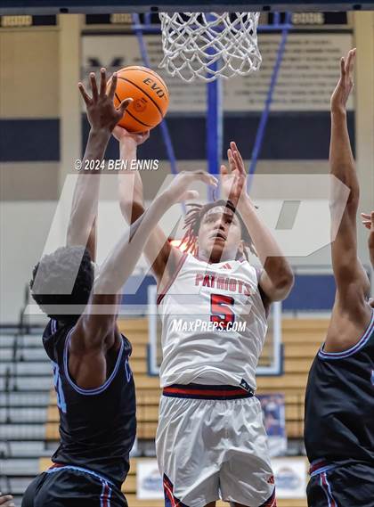 Thumbnail 2 in Sandy Creek vs. Carver (Lemon Street Classic) photogallery.