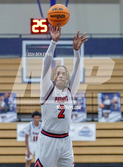 Thumbnail 3 in Sandy Creek vs. Carver (Lemon Street Classic) photogallery.