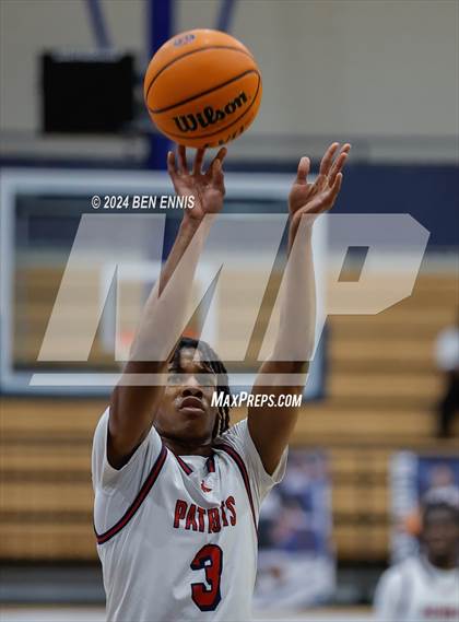 Thumbnail 3 in Sandy Creek vs. Carver (Lemon Street Classic) photogallery.