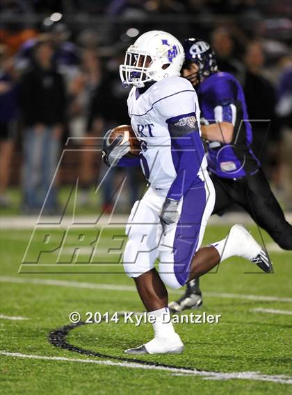 Thumbnail 2 in Mart vs. Tolar (UIL 2A Division 1 Region 2 Semifinal) photogallery.
