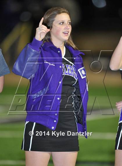 Thumbnail 3 in Mart vs. Tolar (UIL 2A Division 1 Region 2 Semifinal) photogallery.