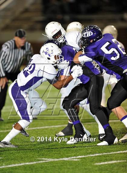 Thumbnail 2 in Mart vs. Tolar (UIL 2A Division 1 Region 2 Semifinal) photogallery.