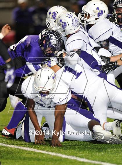 Thumbnail 2 in Mart vs. Tolar (UIL 2A Division 1 Region 2 Semifinal) photogallery.