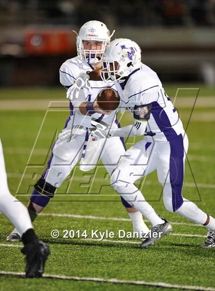 Thumbnail 1 in Mart vs. Tolar (UIL 2A Division 1 Region 2 Semifinal) photogallery.
