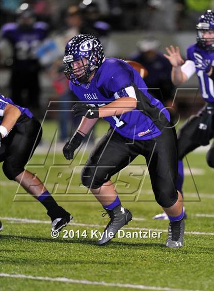 Thumbnail 2 in Mart vs. Tolar (UIL 2A Division 1 Region 2 Semifinal) photogallery.
