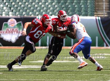 Thumbnail 1 in East St. Louis vs. Wayne (Kirk Herbstreit Varsity Football Series) photogallery.