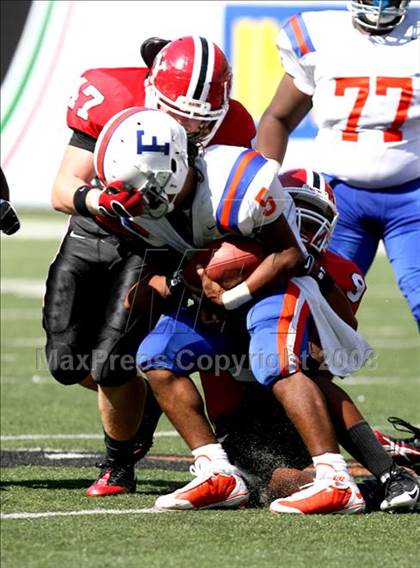 Thumbnail 1 in East St. Louis vs. Wayne (Kirk Herbstreit Varsity Football Series) photogallery.