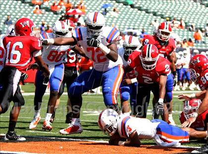 Thumbnail 2 in East St. Louis vs. Wayne (Kirk Herbstreit Varsity Football Series) photogallery.