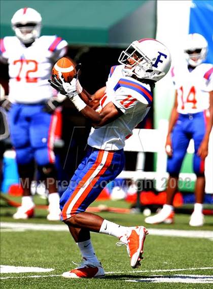Thumbnail 2 in East St. Louis vs. Wayne (Kirk Herbstreit Varsity Football Series) photogallery.