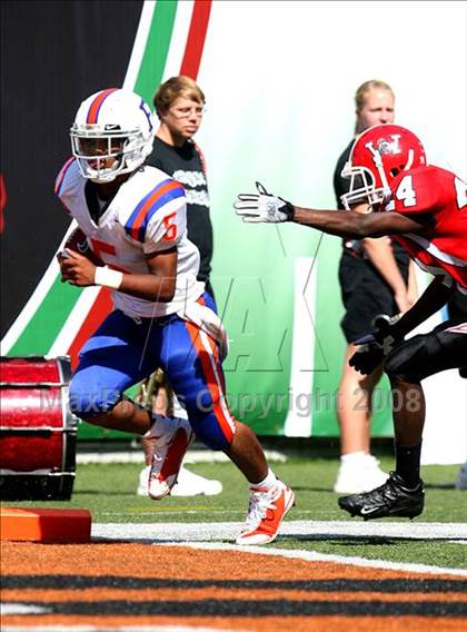 Thumbnail 2 in East St. Louis vs. Wayne (Kirk Herbstreit Varsity Football Series) photogallery.