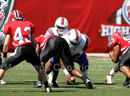 Thumbnail 3 in East St. Louis vs. Wayne (Kirk Herbstreit Varsity Football Series) photogallery.