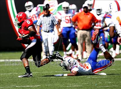Thumbnail 1 in East St. Louis vs. Wayne (Kirk Herbstreit Varsity Football Series) photogallery.
