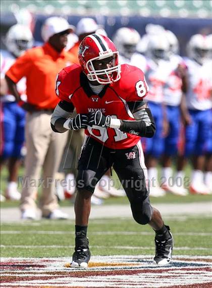 Thumbnail 2 in East St. Louis vs. Wayne (Kirk Herbstreit Varsity Football Series) photogallery.